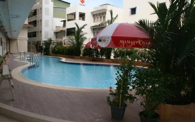 Hua Hin Baanklang Condo by Petch