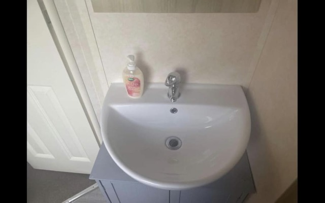 Pets Stay Free 2 Bedroom Caravan at Heacham Beach