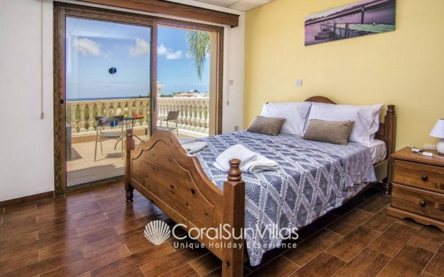 "fabulous Villa In Coral Bay Near Beach, Amenities"