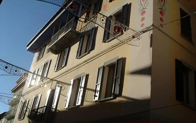 Residence Acero Rosso