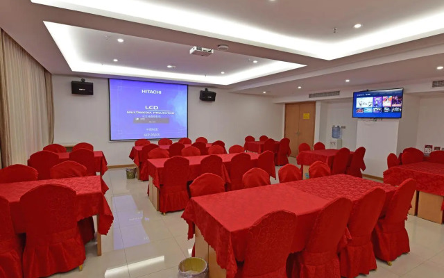 GreenTree Inn Tongxiang Chongfuzhen World Fur Center Branch