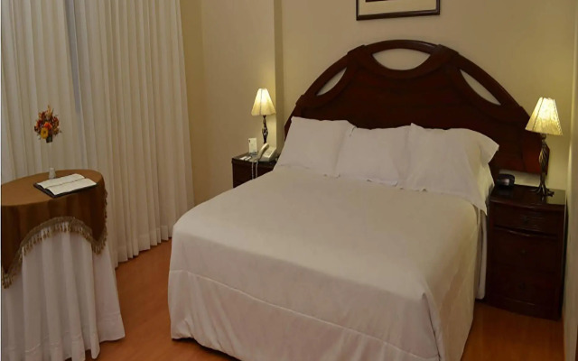 Miraflores Colon Hotel