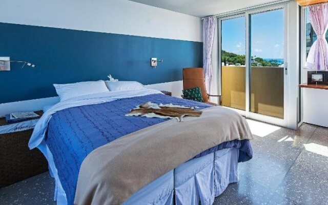 Diamond Head Beach Hotel