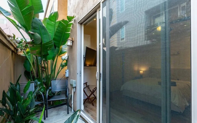 The San Diego Studio - Free Parking