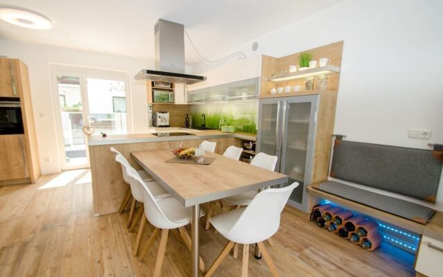 Finest Penthouse Waterside Zell am See