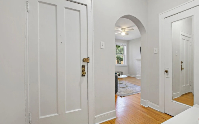 Charming 3BR Rogers Park Home in Newgard