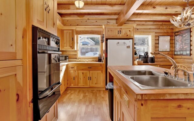 Binky's Mountain Hideaway #2455