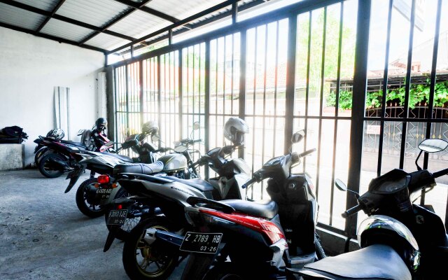 RedDoorz @ Kratonan Solo