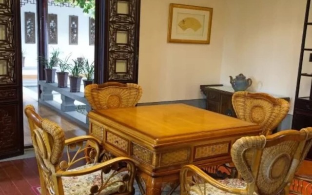 Yayuan Garden Holiday Hotel