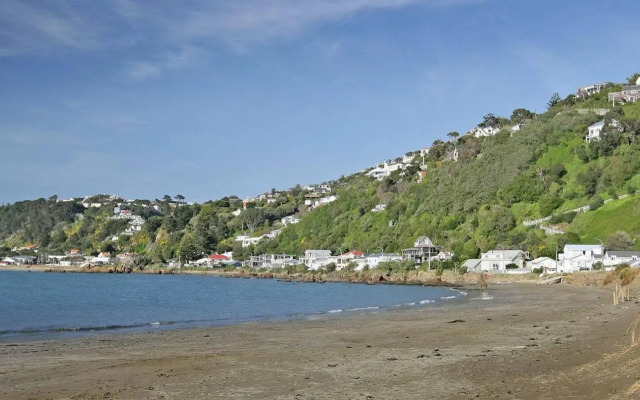Beachfront Wellington Bed and Breakfast