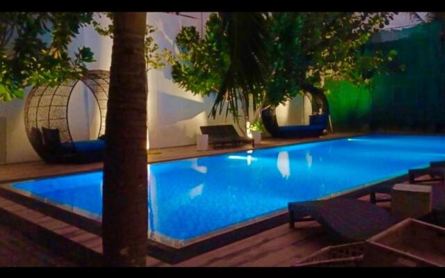 Hotel Cloud 9 Negombo