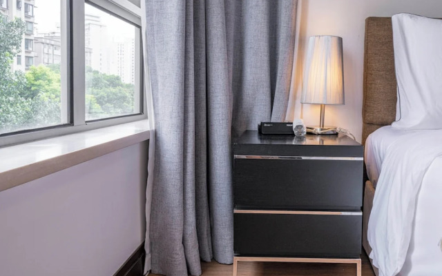 Tyms Modern 1BR 1BA Suite Xujiahui Shops