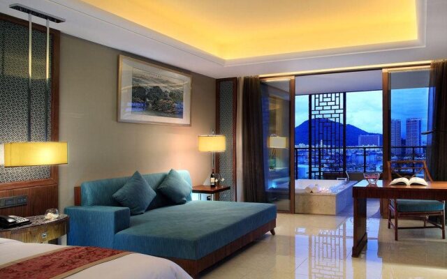 Four Season Ocean Courtyard Hotel
