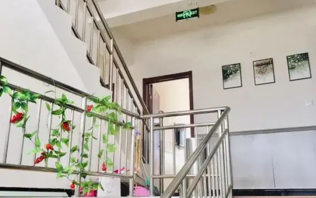 Jiaxuan Farmyard