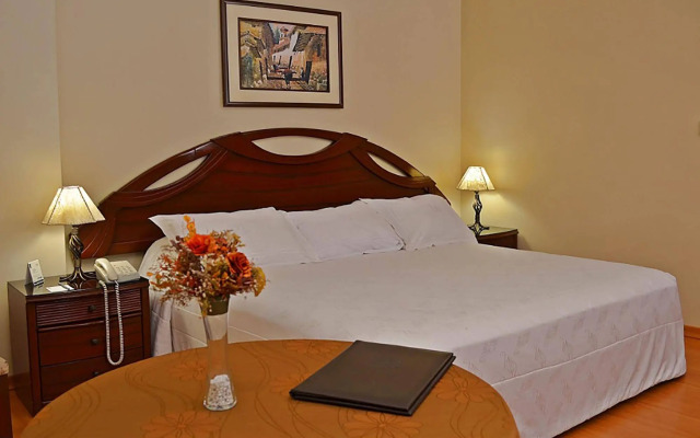 Miraflores Colon Hotel