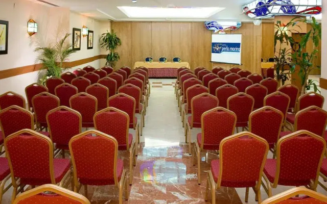 Perla Marina Hotel & Apartamentos