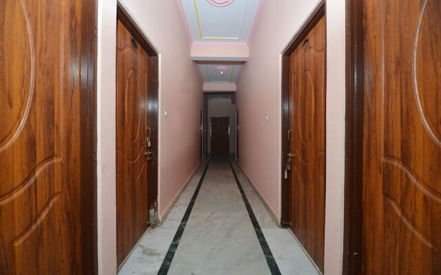 OYO 18830 Hotel Rampur Haveli