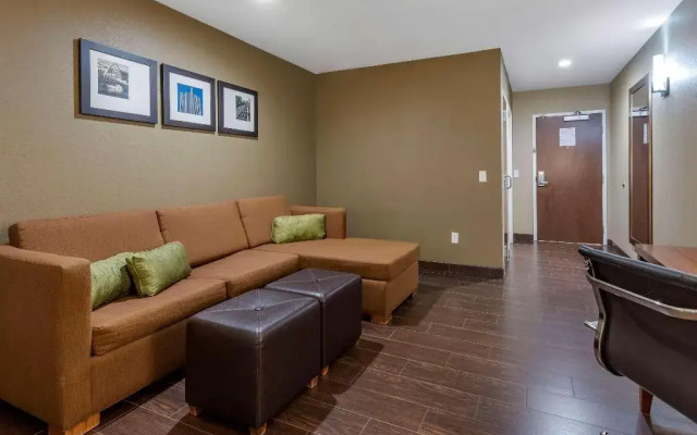 Comfort Inn and Suites