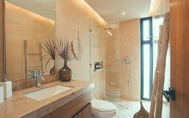 Luxury and Mordern Beachfront Condo by BT Homes