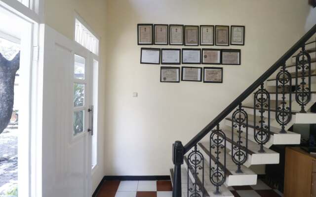 RedDoorz @ Jalan Gatot Subroto Jakarta