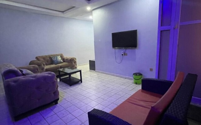 99 Apartment and Lounge Ltd