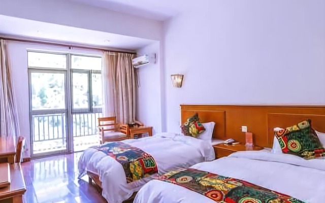 Yijie Holiday Chain Hotel