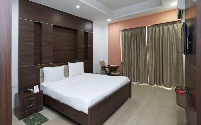 The Signature Hotel By OYO Rooms