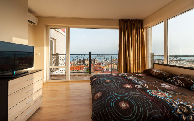 Roel Residence Apartments
