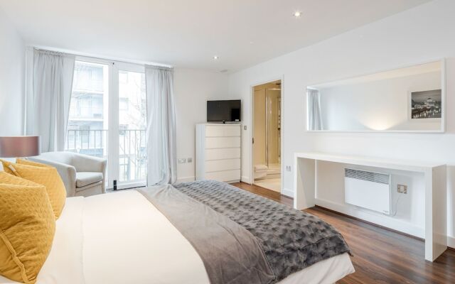 Royal Docks Guesthouse by LUXHABITAT