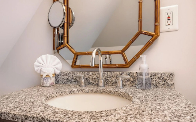 Detroit 6BR House Wifi, Parking, Pet Friendly