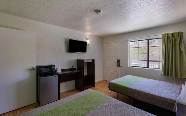 Studio 6 Barstow, CA