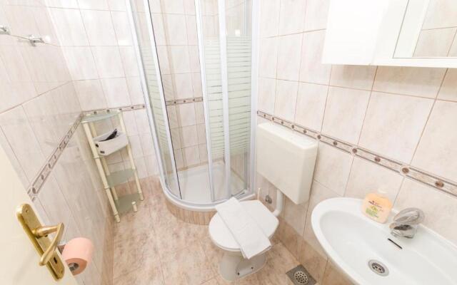 Apartments Dobronic