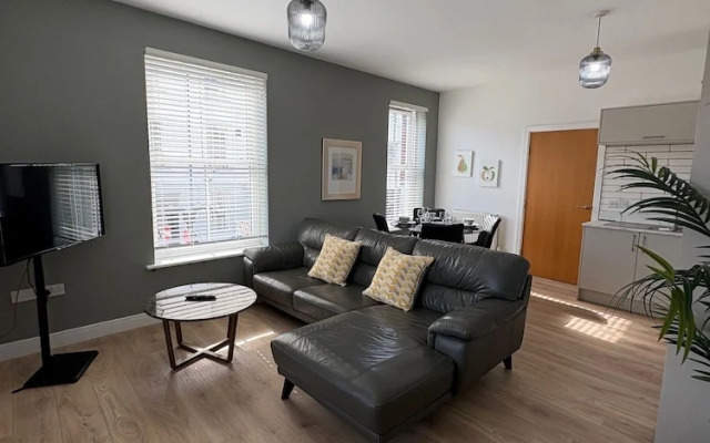 2 x bed city apartment with parking