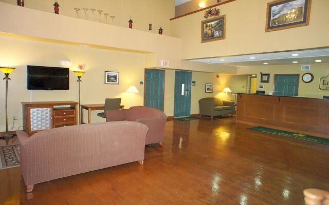La Quinta Inn & Suites Westminster Promenade