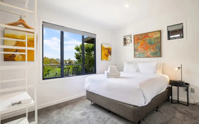 Stylish And Serene Living In Kohimarama