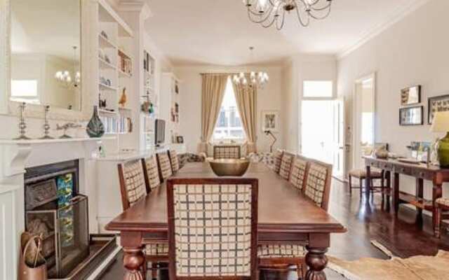 Lovely Holiday Home w Private Courtyard Six Selbourne