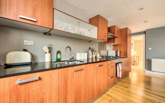 Modern 2 Bed Merchant City Apt With Lift