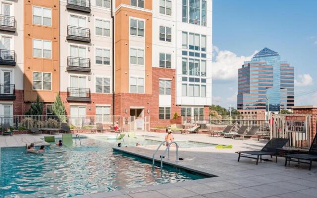 Trifecta 2BR Modern & Spacious Superhost