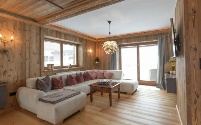 Unique Chalet in the Center of Elmau Near Skilift