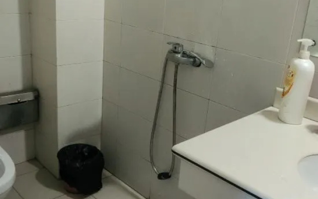 Yueqing Huarong Hotel