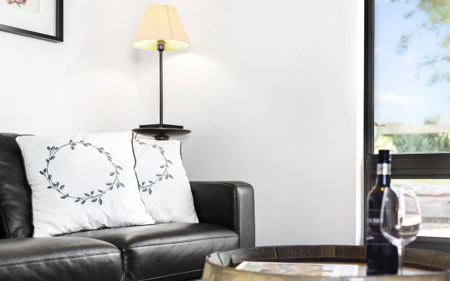 Karawatha Cottages B&B