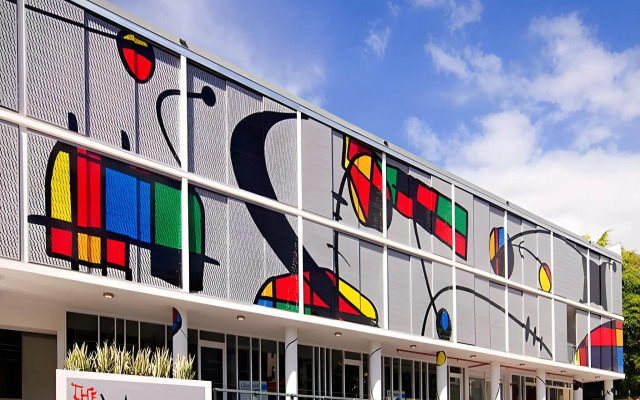 Miro Apartments