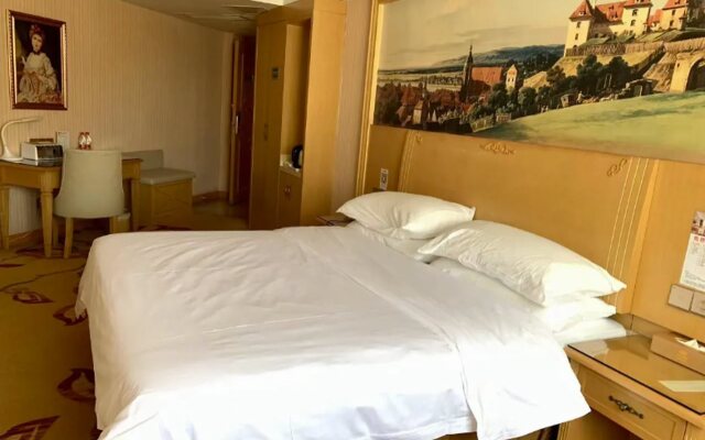 Vienna Hotel Guangdong Huizhou Jiangbei Railway Station