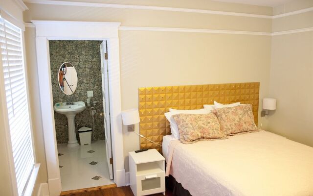 Mansion Inn
