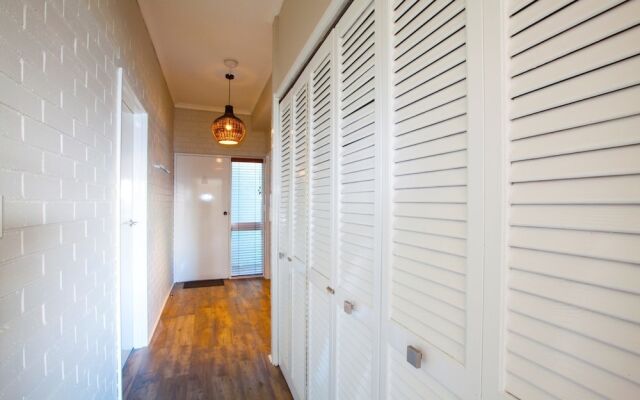 Summit 11 - Fabulous views and location