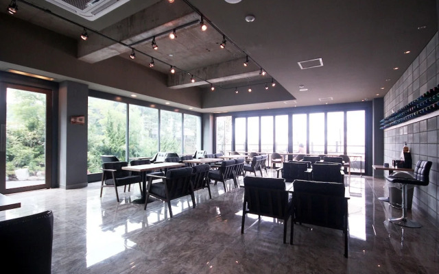 Uljin Neulbom Boutique