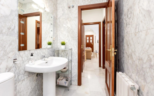 APARTAMENTO CENTRO NUEVA DE LA VIRGEN 2+free parking