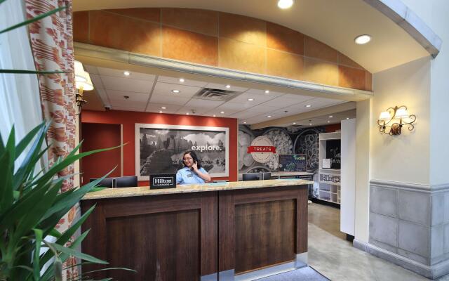 Hampton Inn & Suites Tucson-Mall