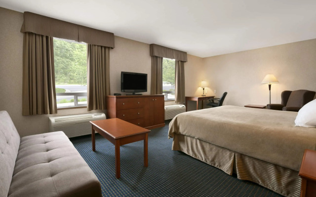 Travelodge by Wyndham Valleyfair Shakopee