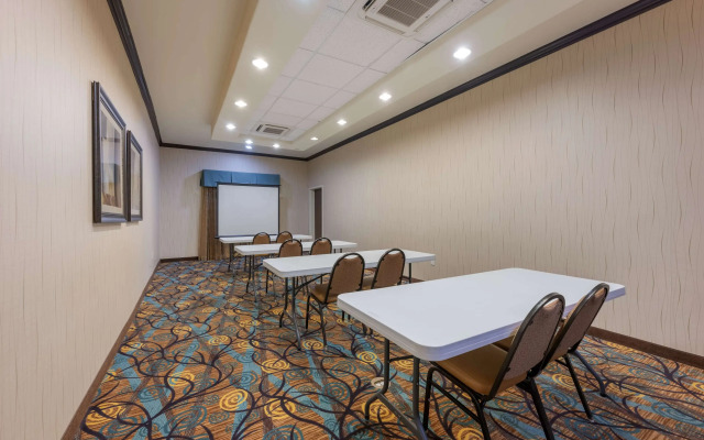 Best Western Plus Midland Suites